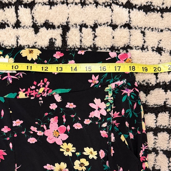 Floral Riley & Rae Joggers size Large - Picture 3 of 8